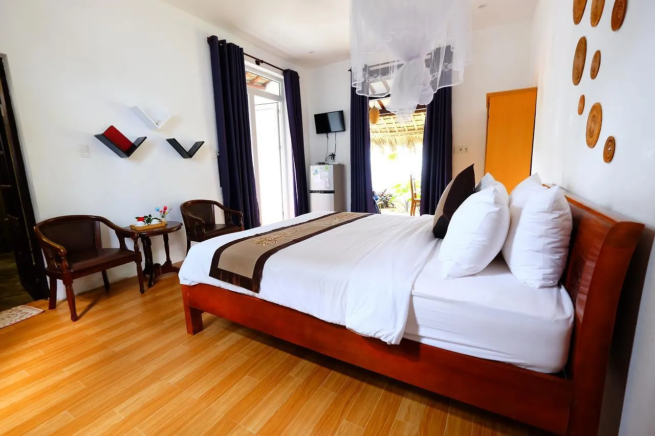 Homestay An Bang Sunrise Beach Bungalow Vietnam